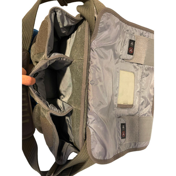Think Tank Photo Retrospective 7M Shoulder Bag for DSLR/Mirrorless Cameras 219 - Picture 6 of 10